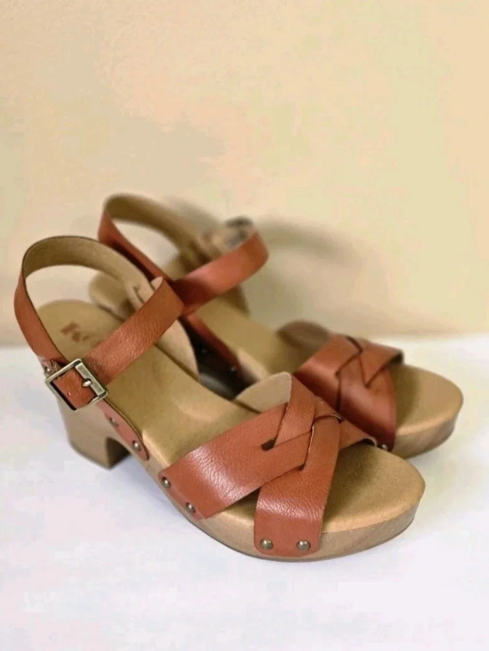 Korks Women's Cognac Strap Wooden Heel Wedge Size 9 M
